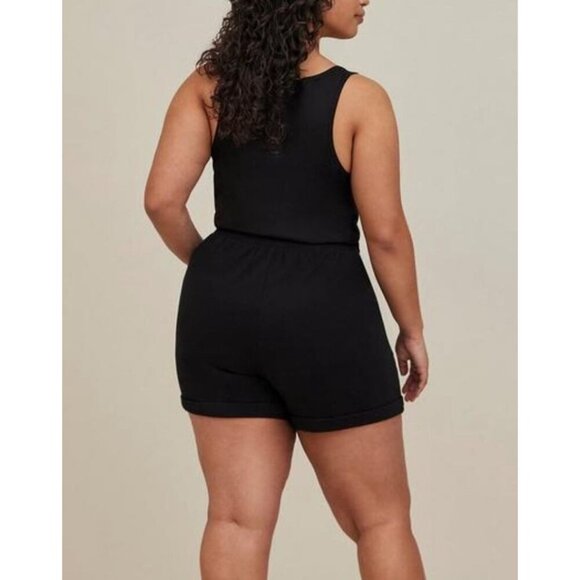 Torrid Size 2 Fleece Active Shorts with Pockets - Picture 2 of 8